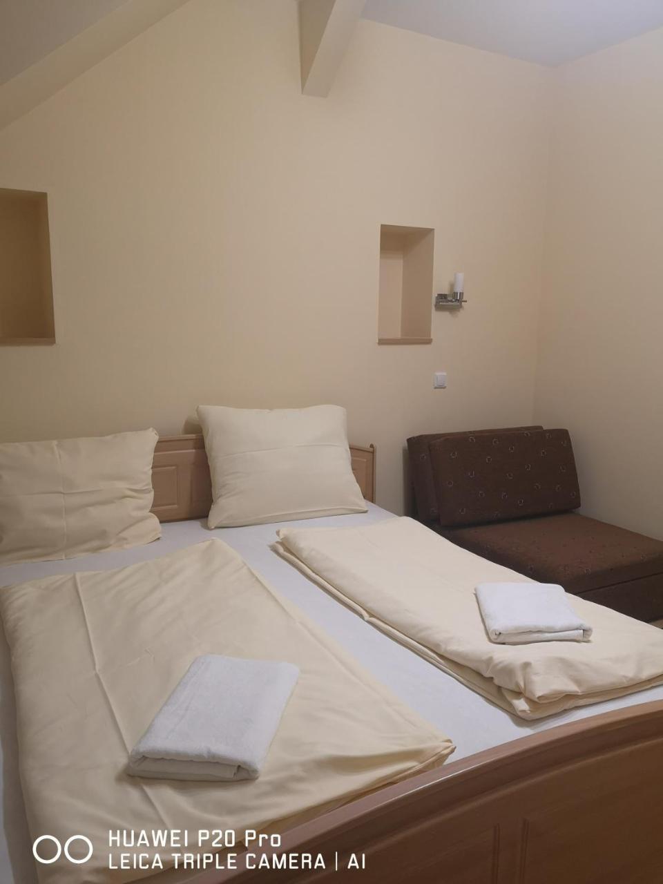 Galeria Panzio Hotel Sarvar Exterior photo